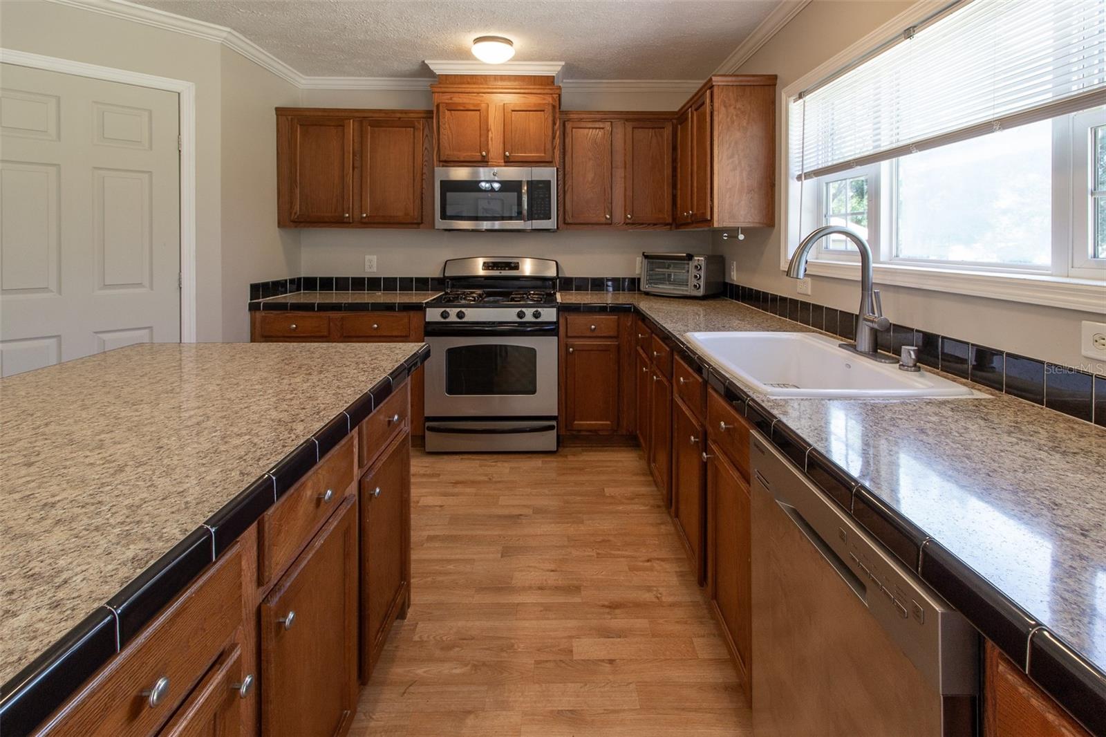 Image 16 of 69 For 5604 Park Ridge Way