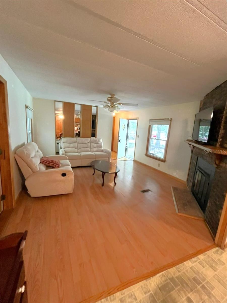 Image 4 of 15 For 2787 Earth Street
