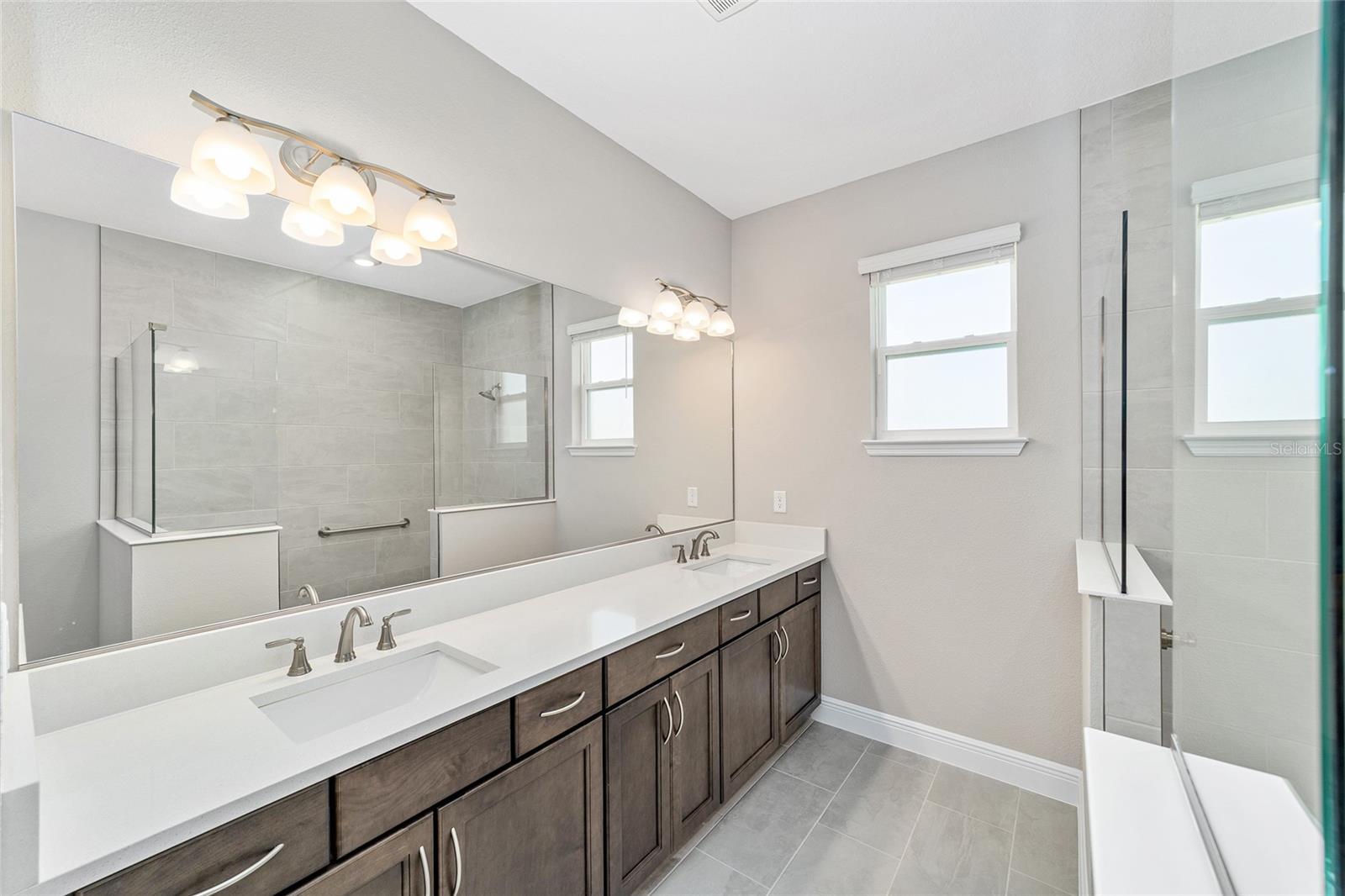 Image 21 of 37 For 10308 105th Court