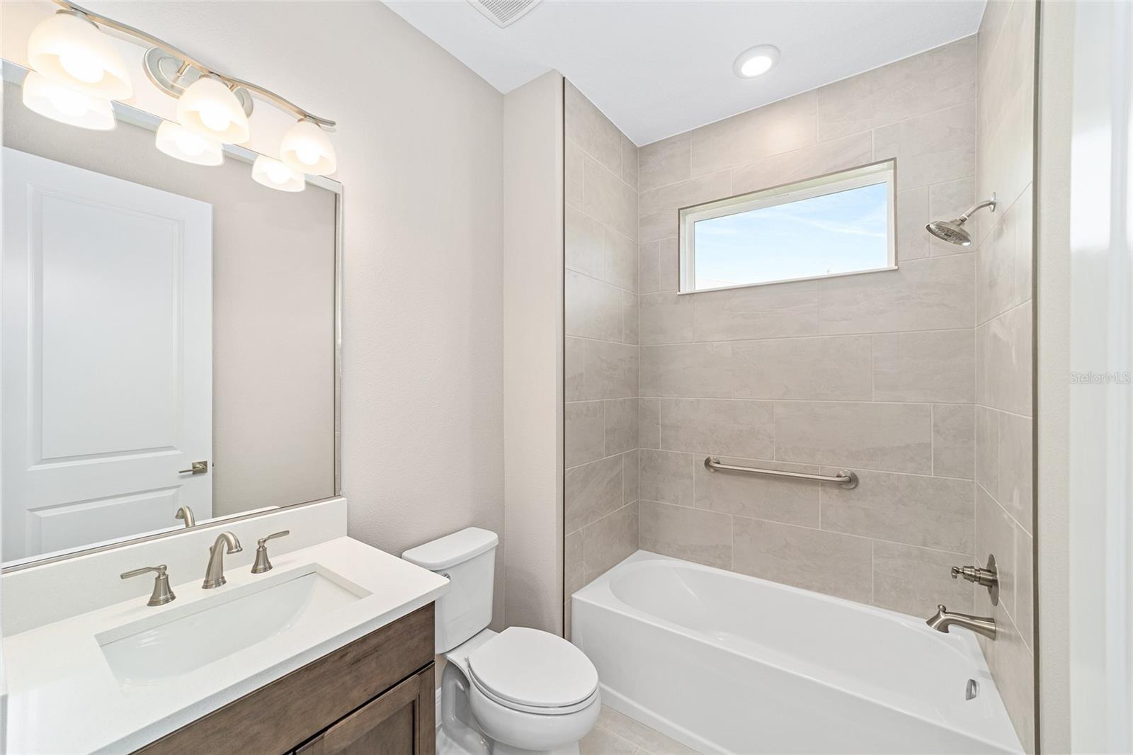 Image 26 of 37 For 10308 105th Court