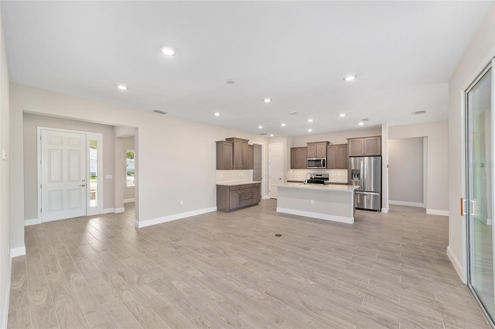 Image 11 of 38 For 10372 105th Court