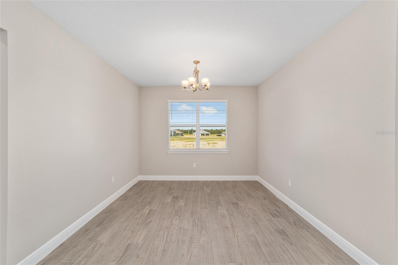 Image 14 of 38 For 10372 105th Court