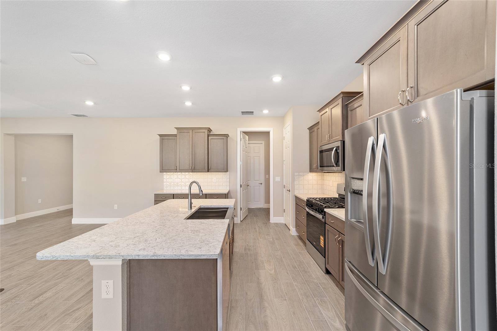 Image 16 of 38 For 10372 105th Court