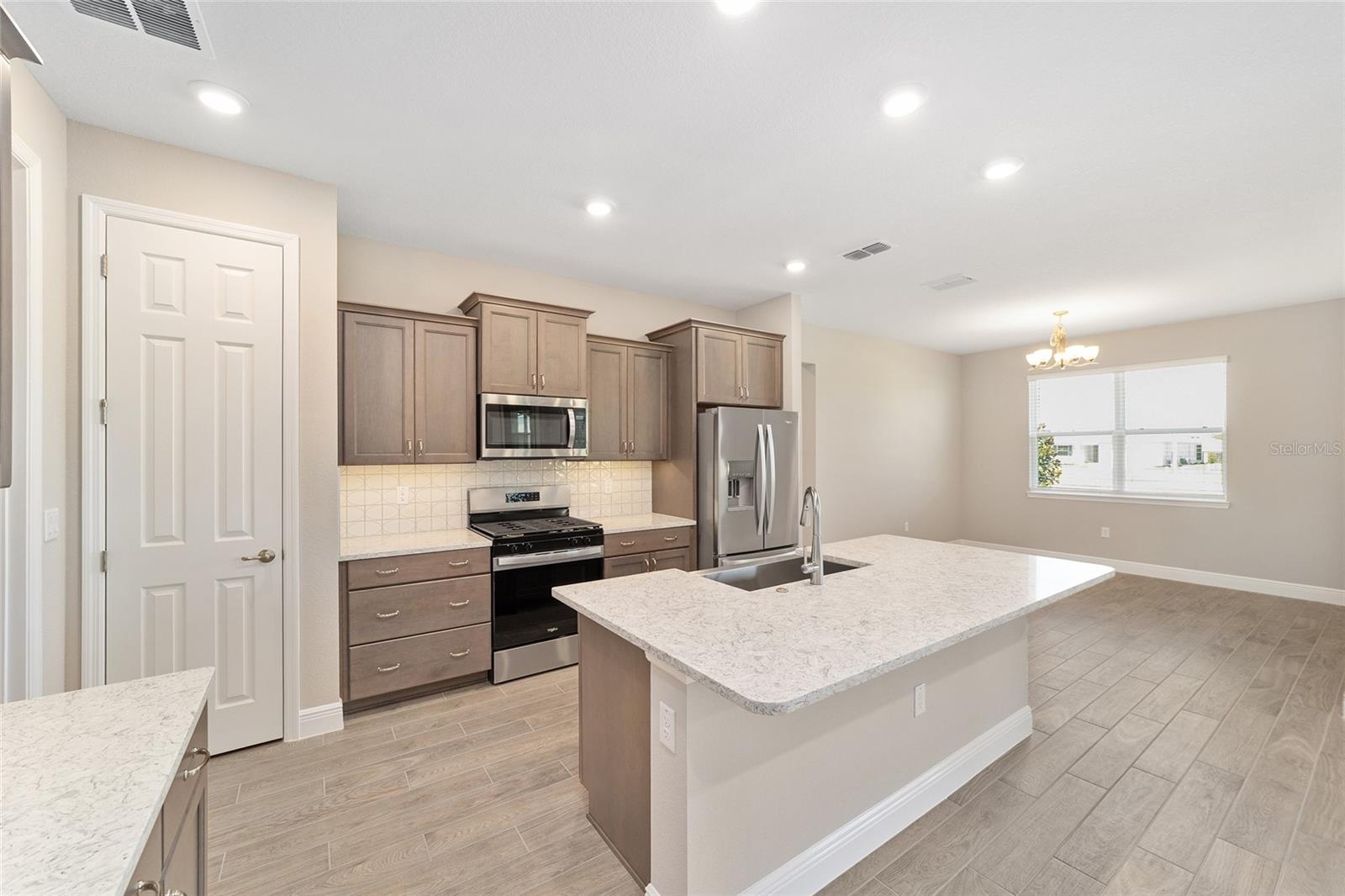 Image 19 of 38 For 10372 105th Court