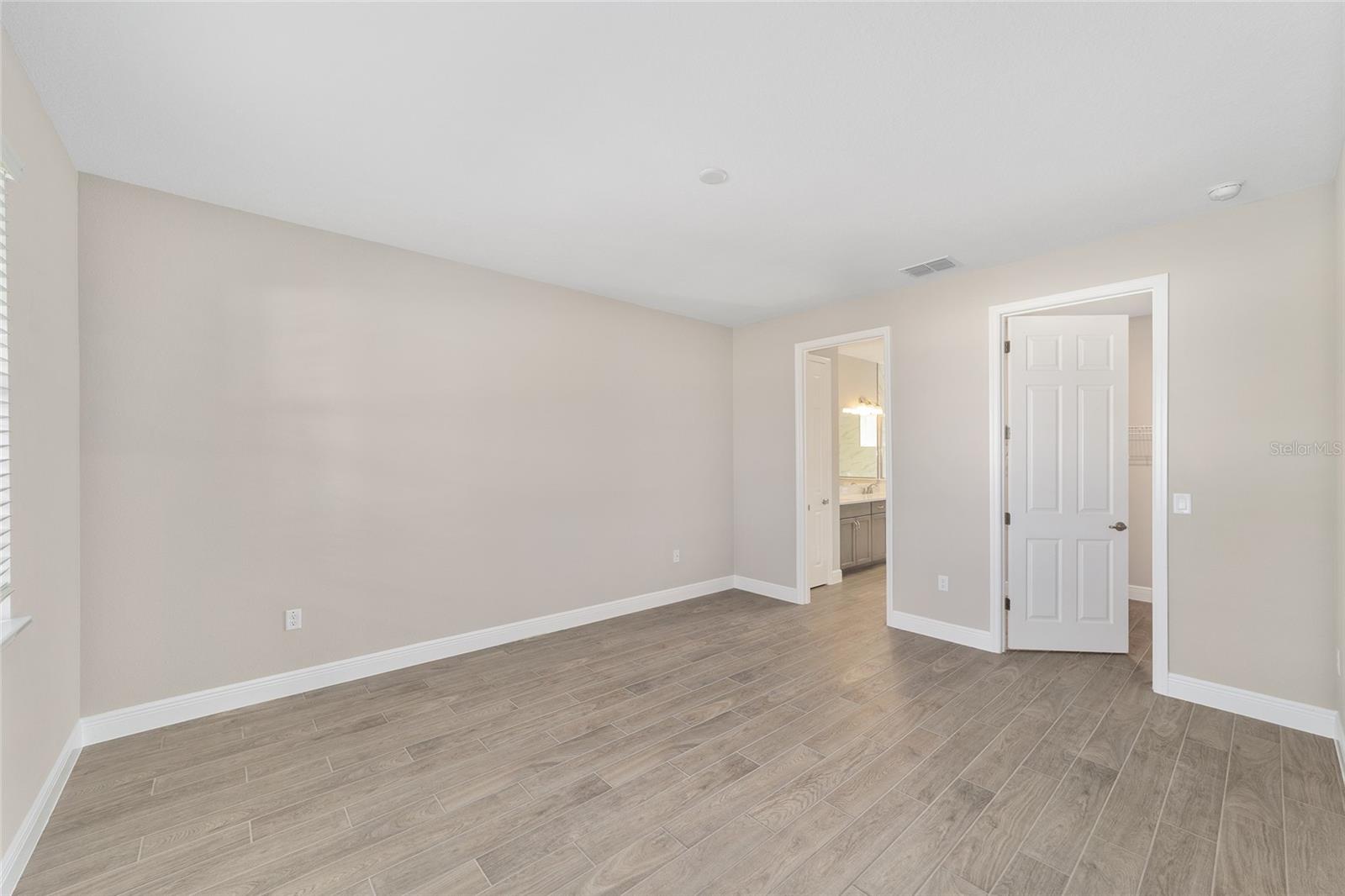 Image 21 of 38 For 10372 105th Court