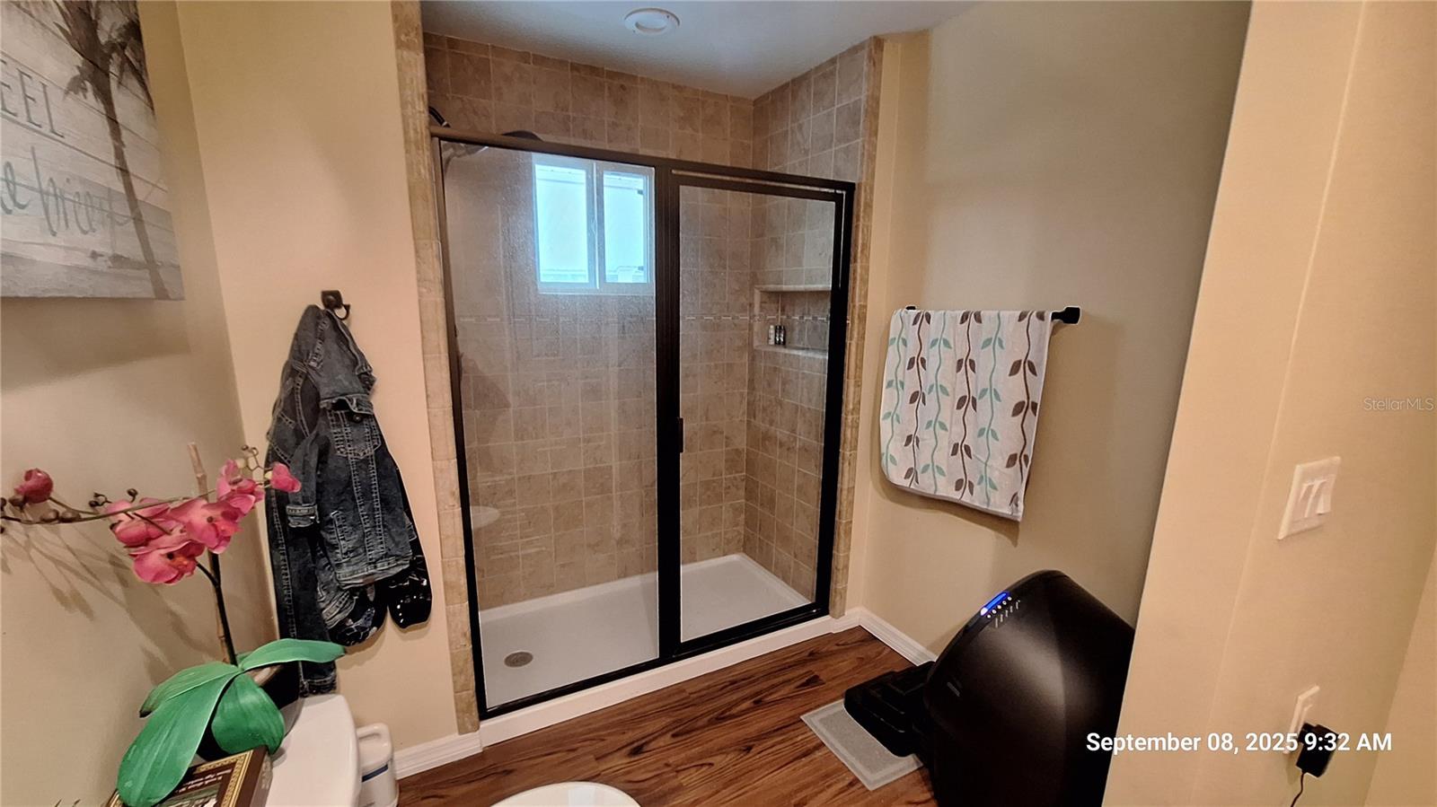 Image 45 of 89 For 2380 38th Street