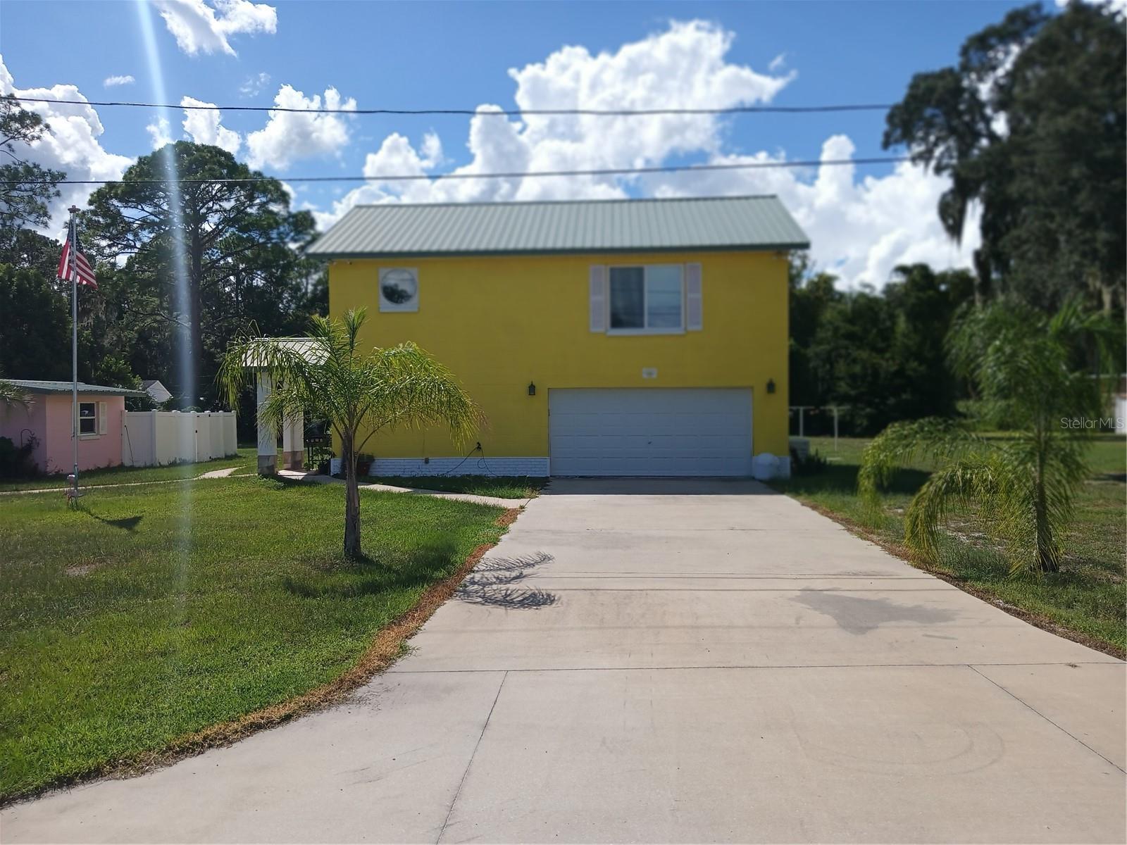 Image 2 of 13 For 12366 138 Avenue