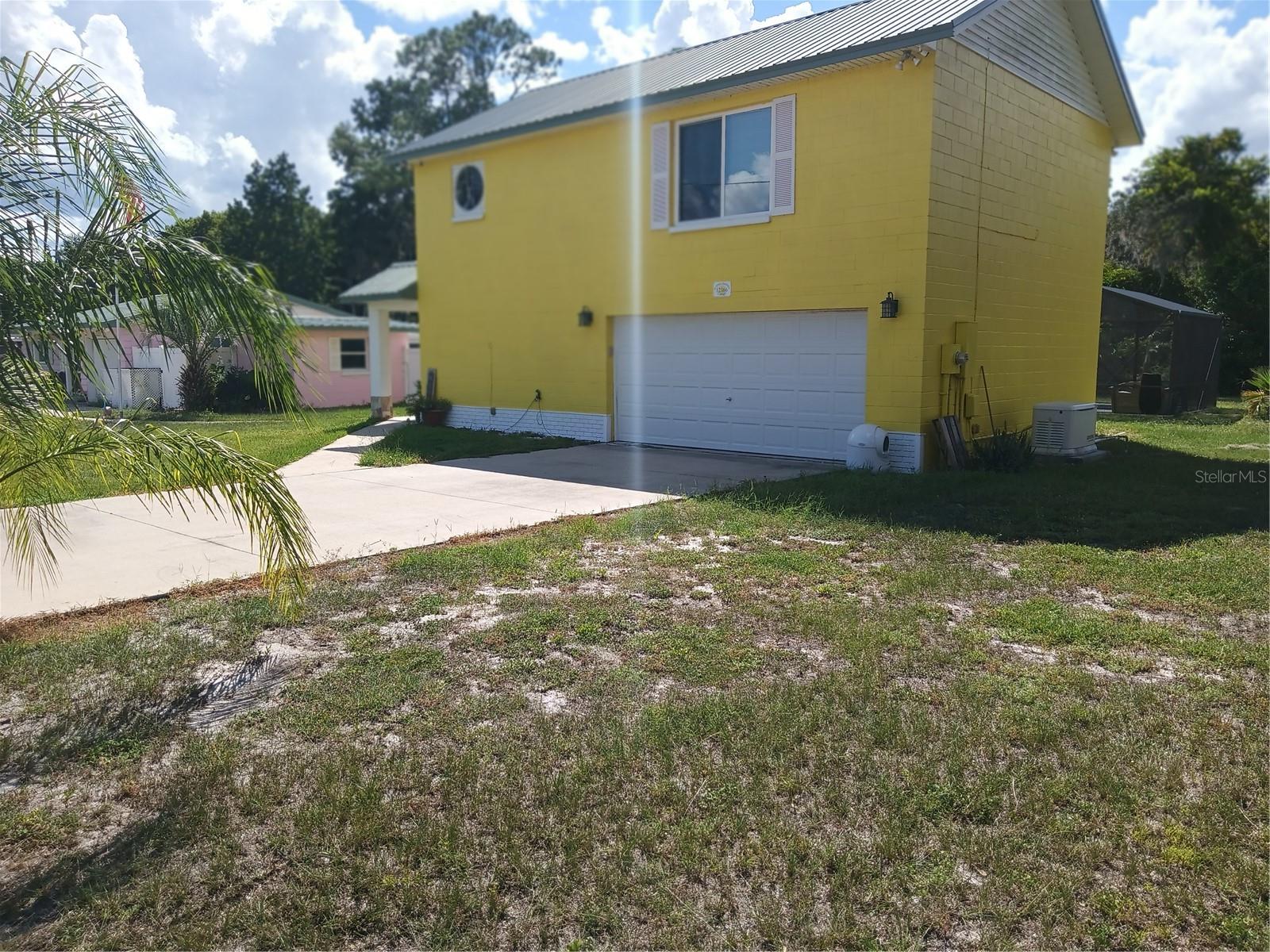 Image 3 of 13 For 12366 138 Avenue