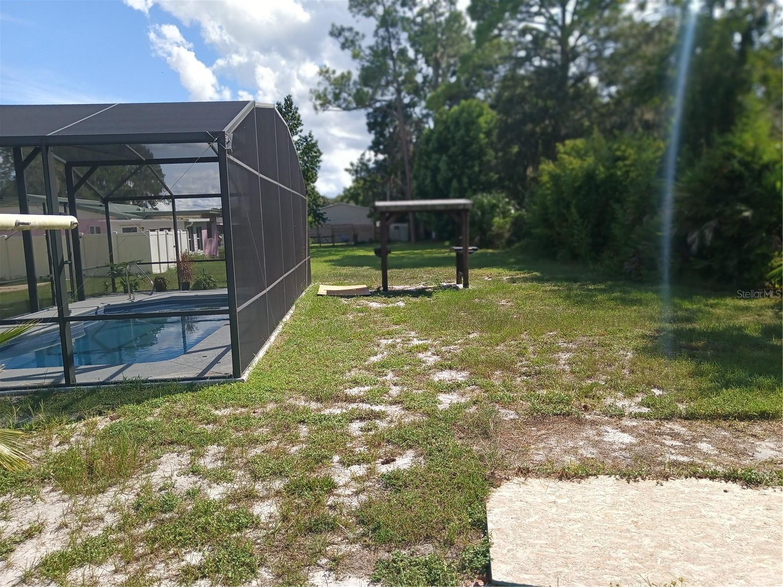 Image 6 of 13 For 12366 138 Avenue