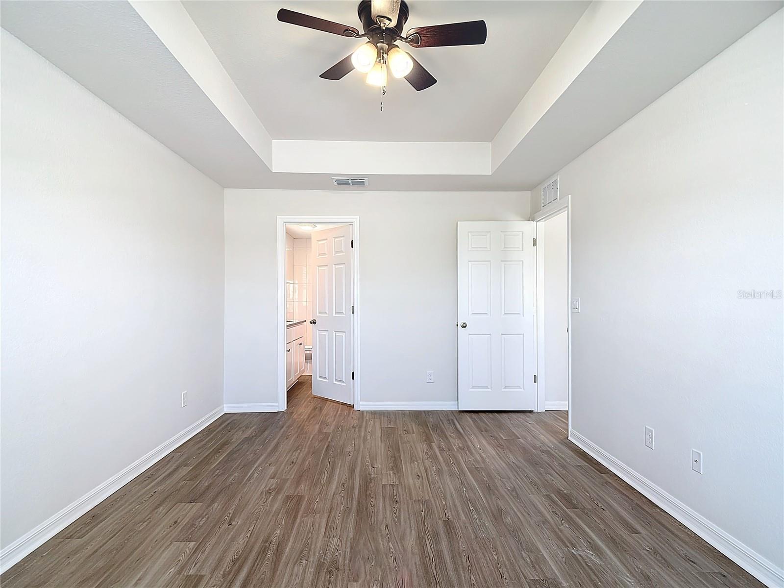 Image 22 of 34 For 22 Tropicana Parkway W