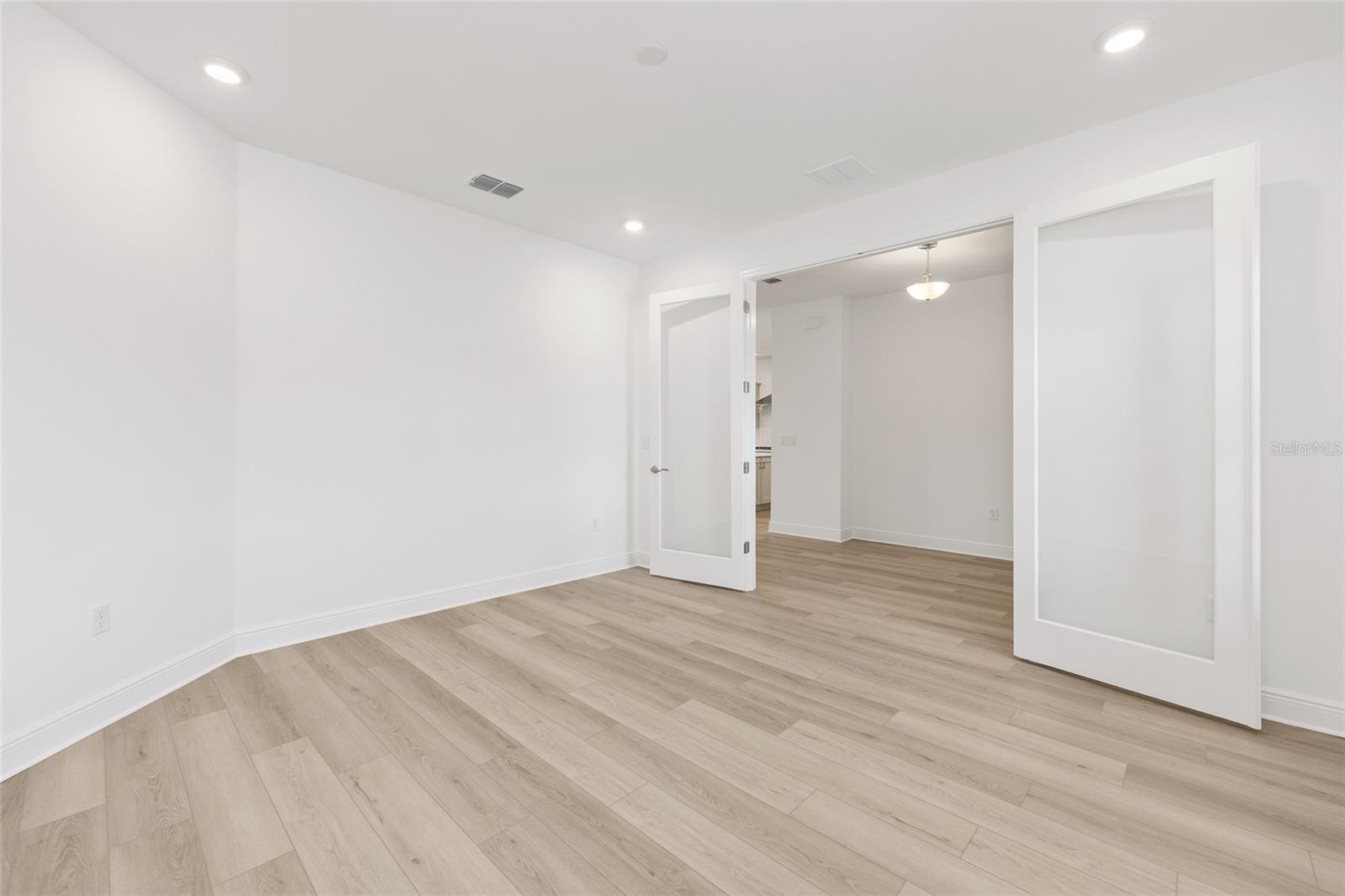 Image 11 of 52 For 8522 99th Circle