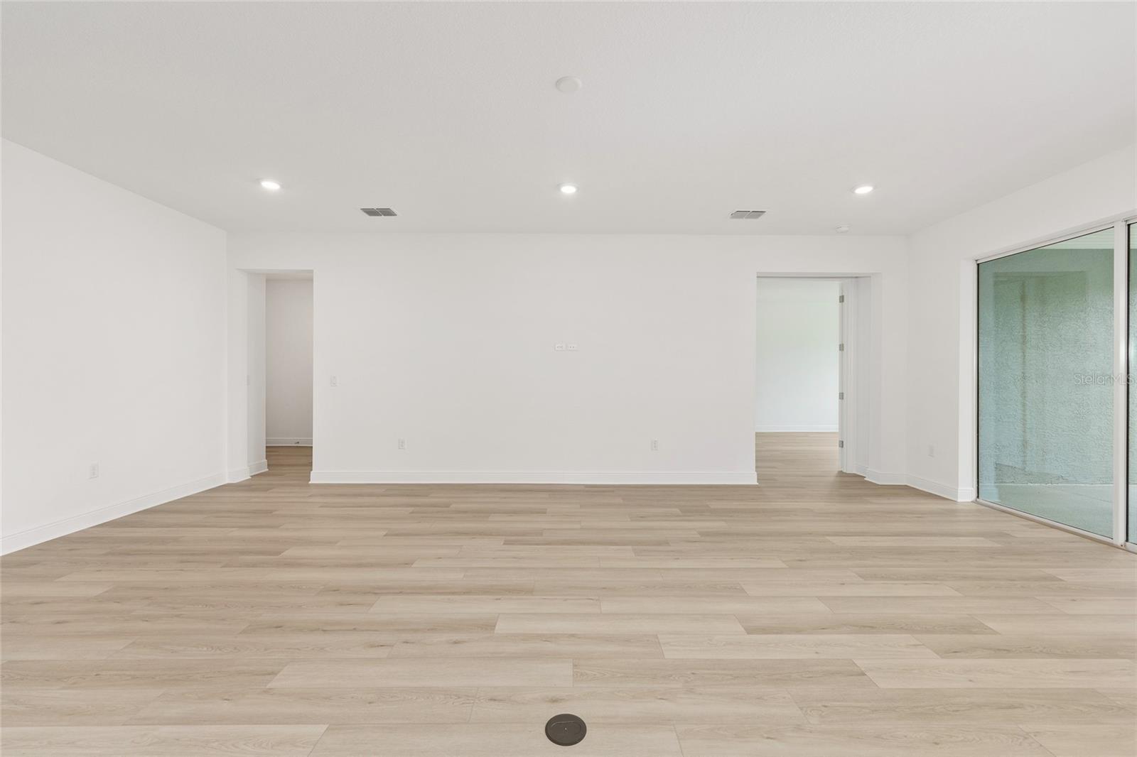 Image 13 of 52 For 8522 99th Circle