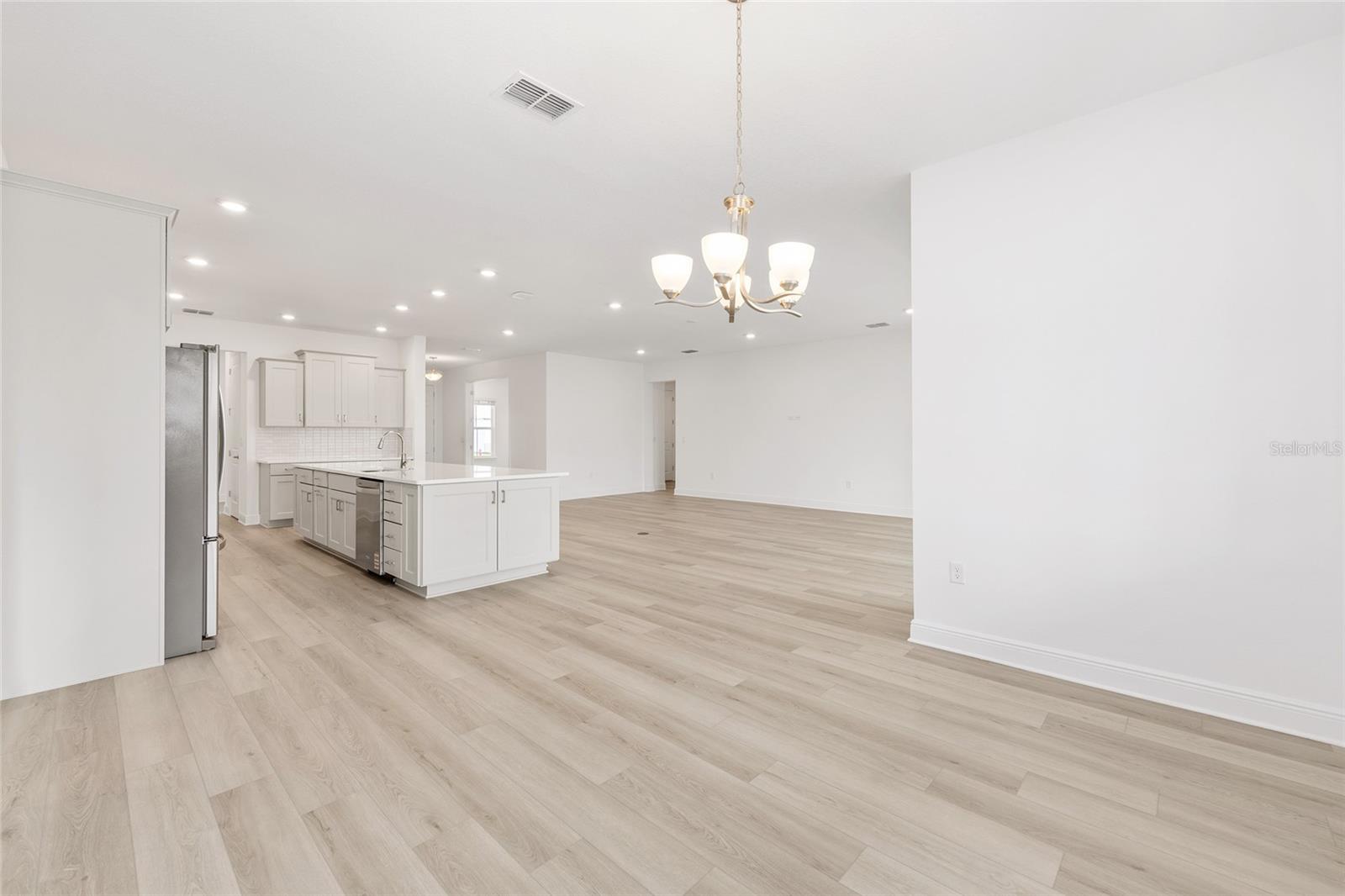 Image 17 of 52 For 8522 99th Circle