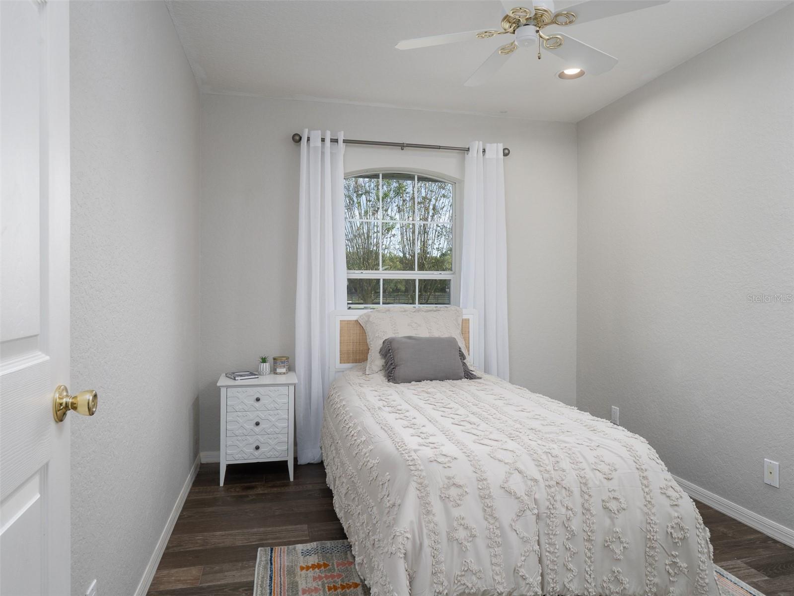 Image 15 of 34 For 10416 125th Street