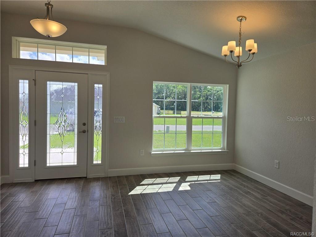 Image 2 of 29 For 1028 Ibis Circle