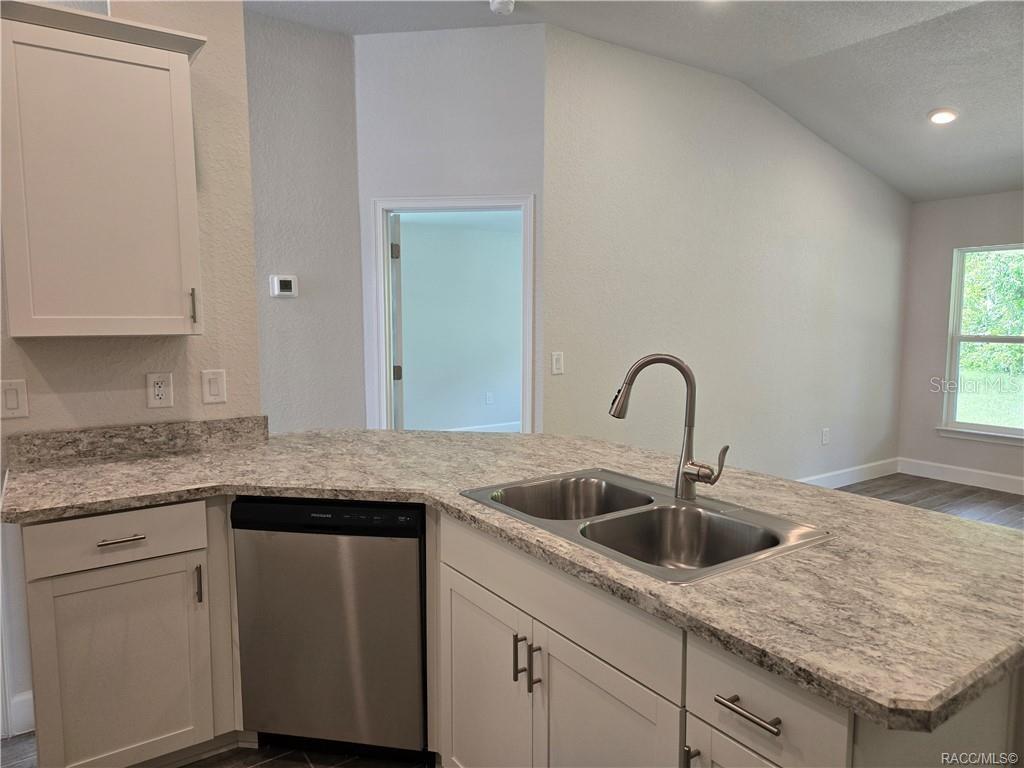 Image 3 of 29 For 1028 Ibis Circle
