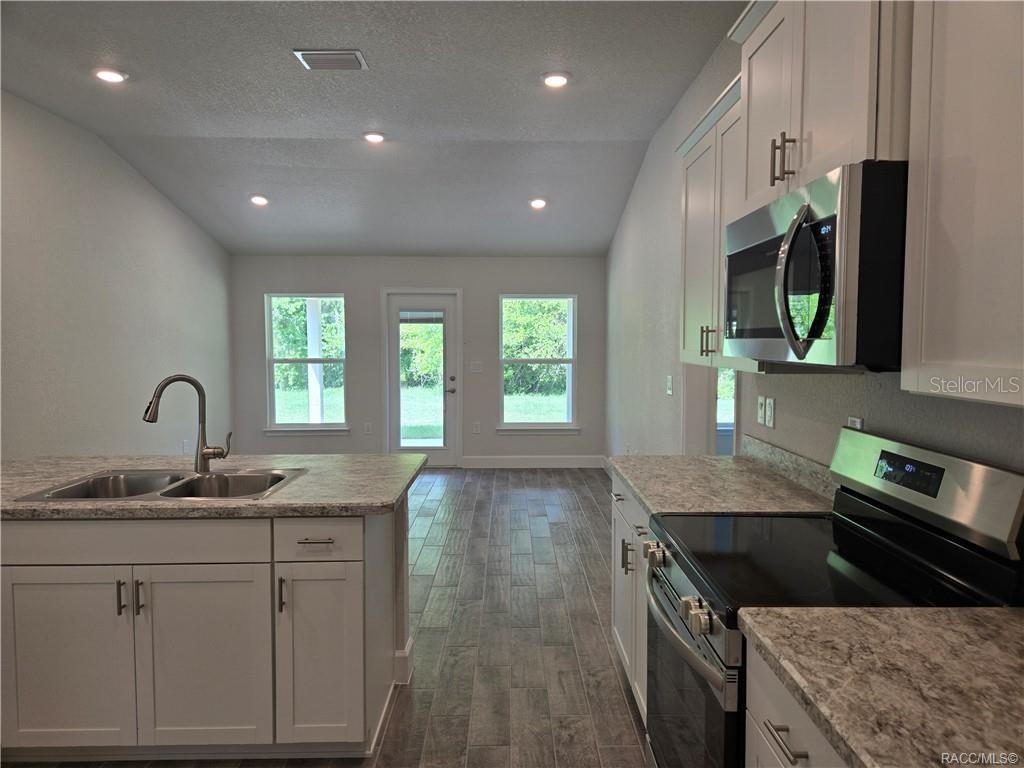 Image 5 of 29 For 1028 Ibis Circle