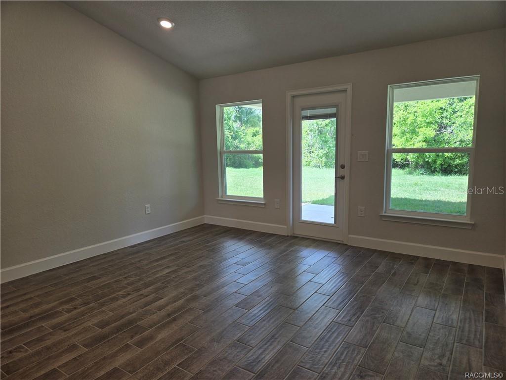Image 8 of 29 For 1028 Ibis Circle