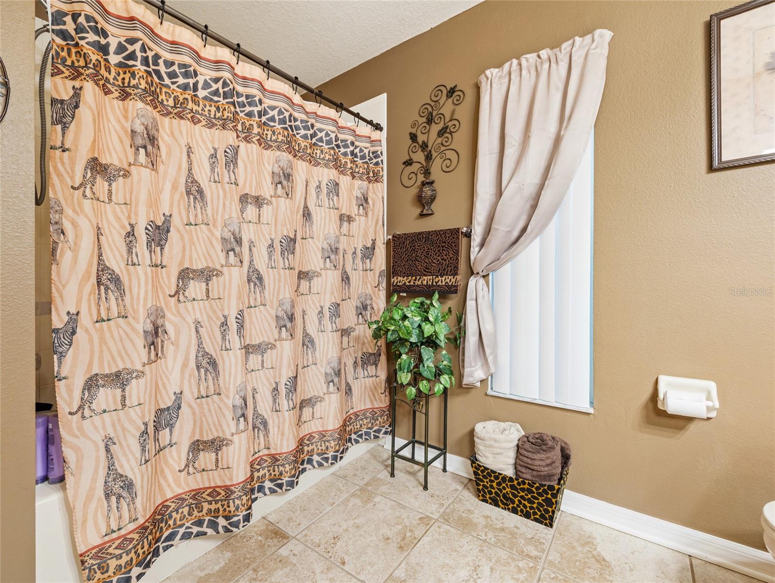 Image 20 of 58 For 9834 Bonita Circle