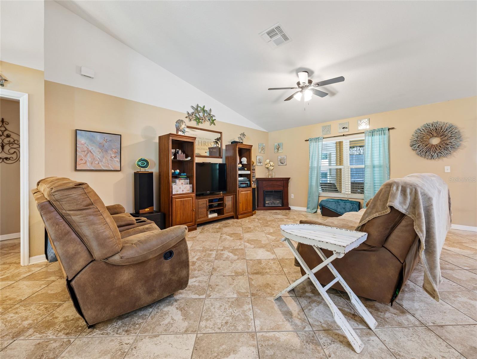 Image 6 of 58 For 9834 Bonita Circle