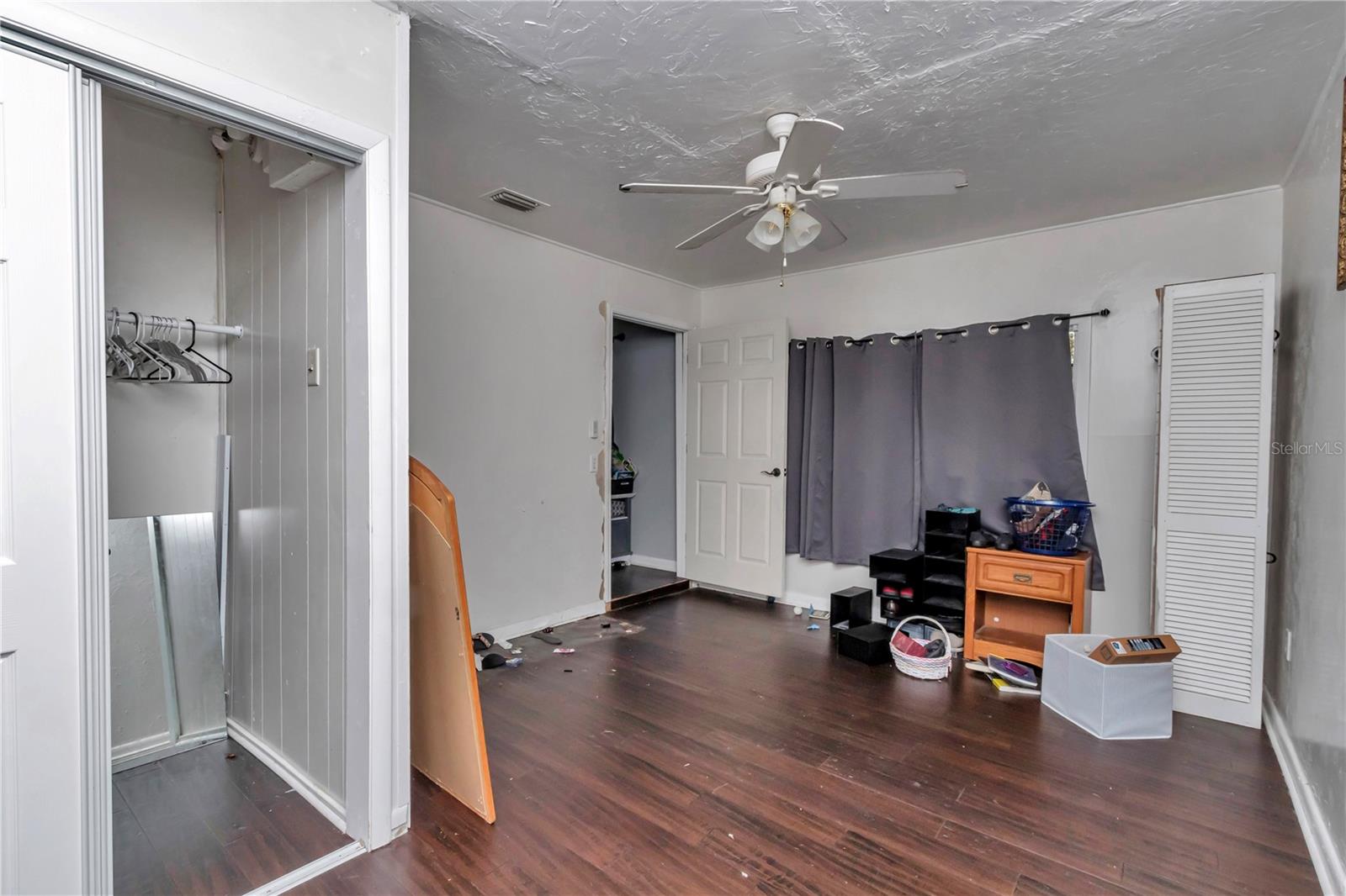 Image 11 of 21 For 600 56th Court