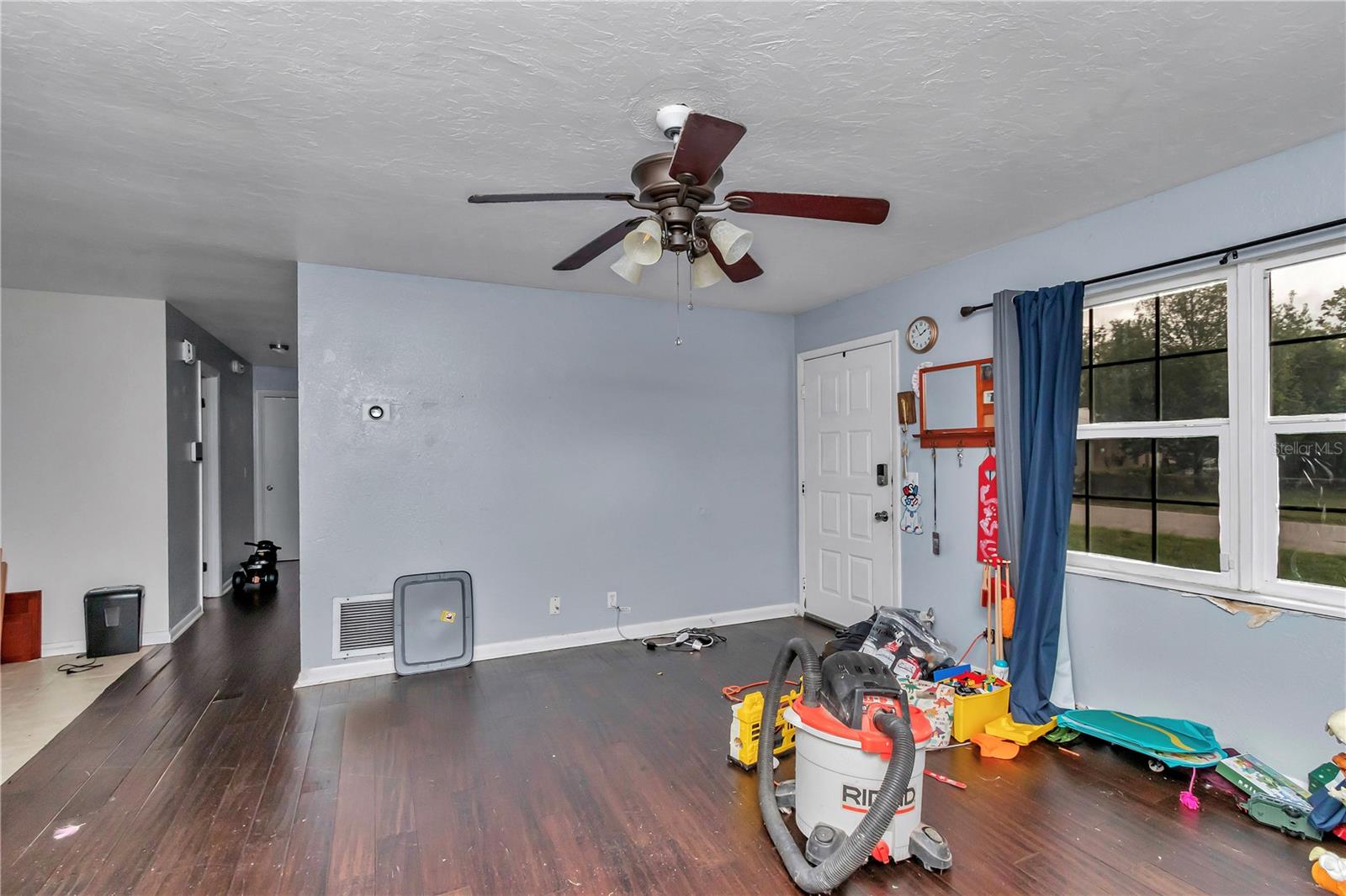 Image 4 of 21 For 600 56th Court