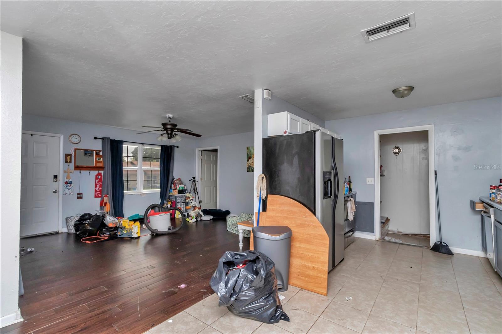 Image 7 of 21 For 600 56th Court