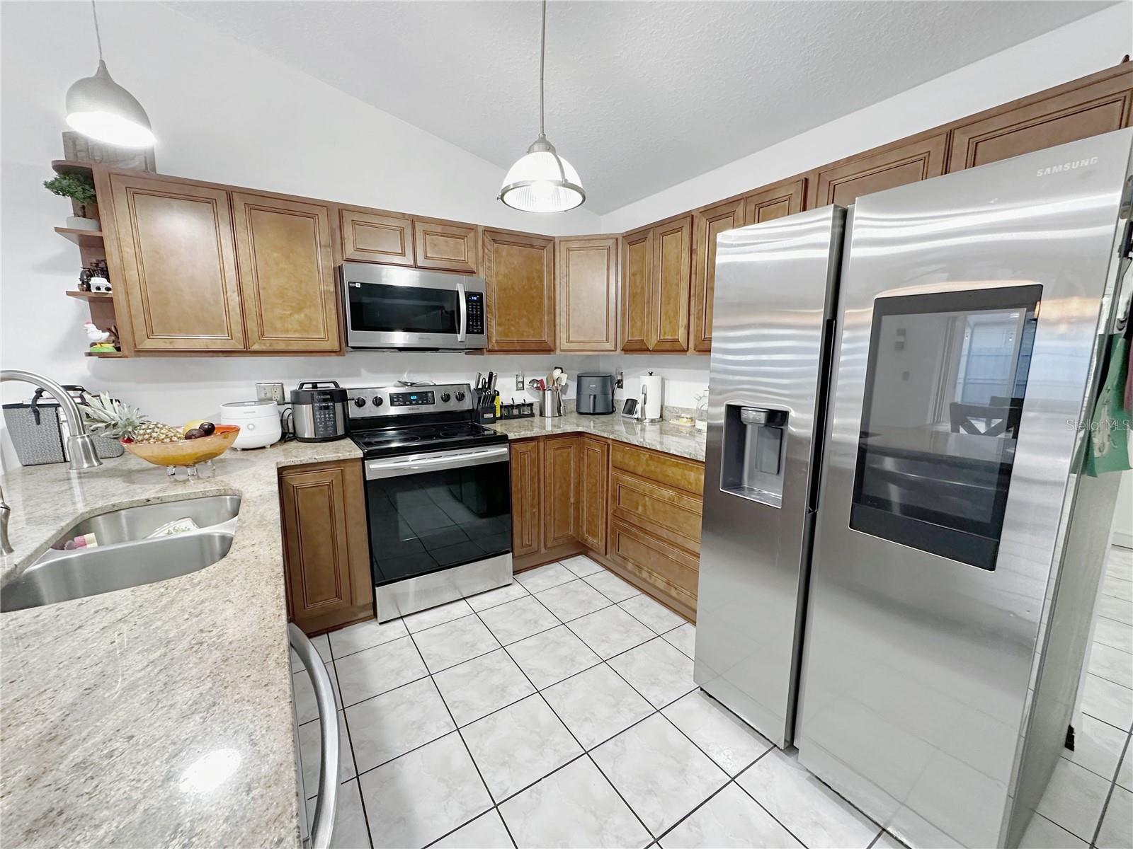 Image 5 of 22 For 2404 39th Avenue