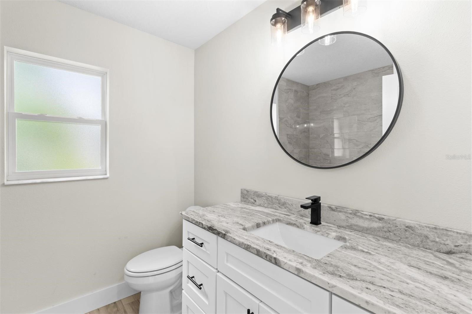 Listing photo id 22 for 2828 Celina Street