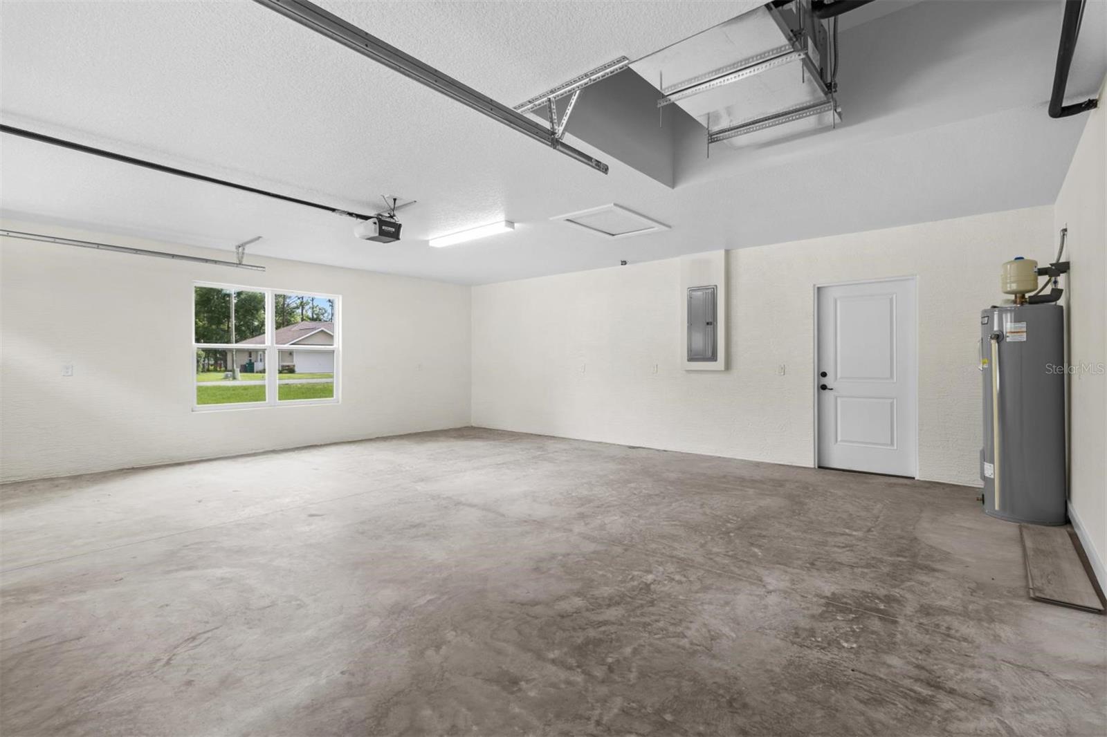 Listing photo id 27 for 2828 Celina Street