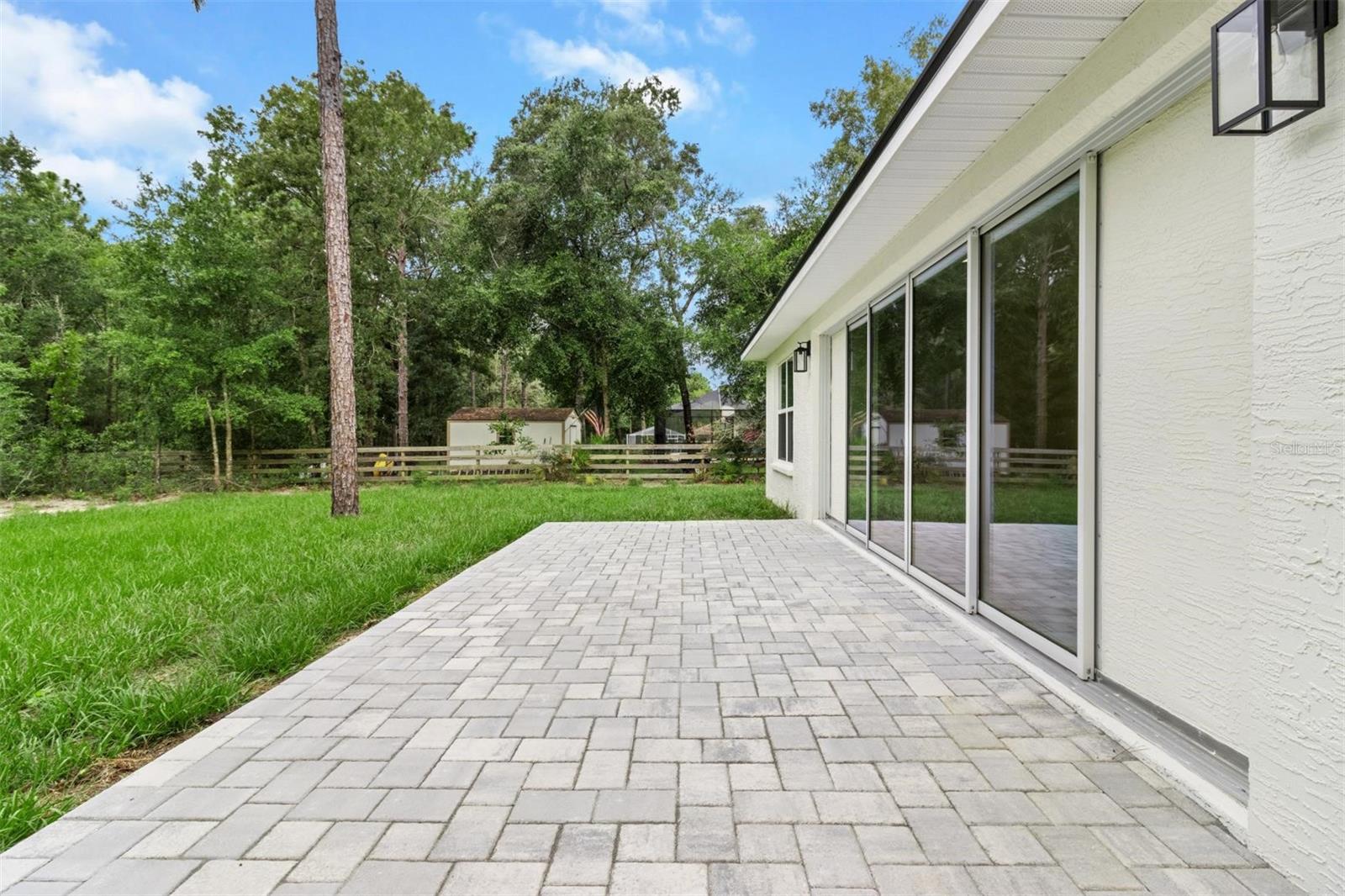 Listing photo id 28 for 2828 Celina Street