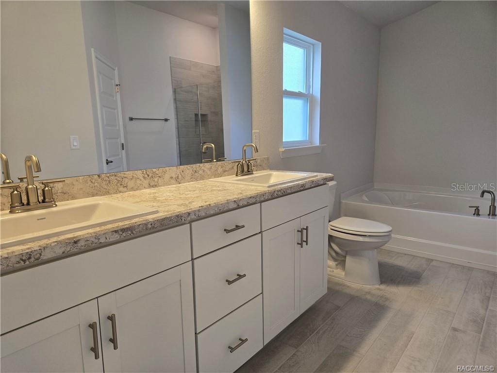 Image 11 of 26 For 956 Ibis Circle