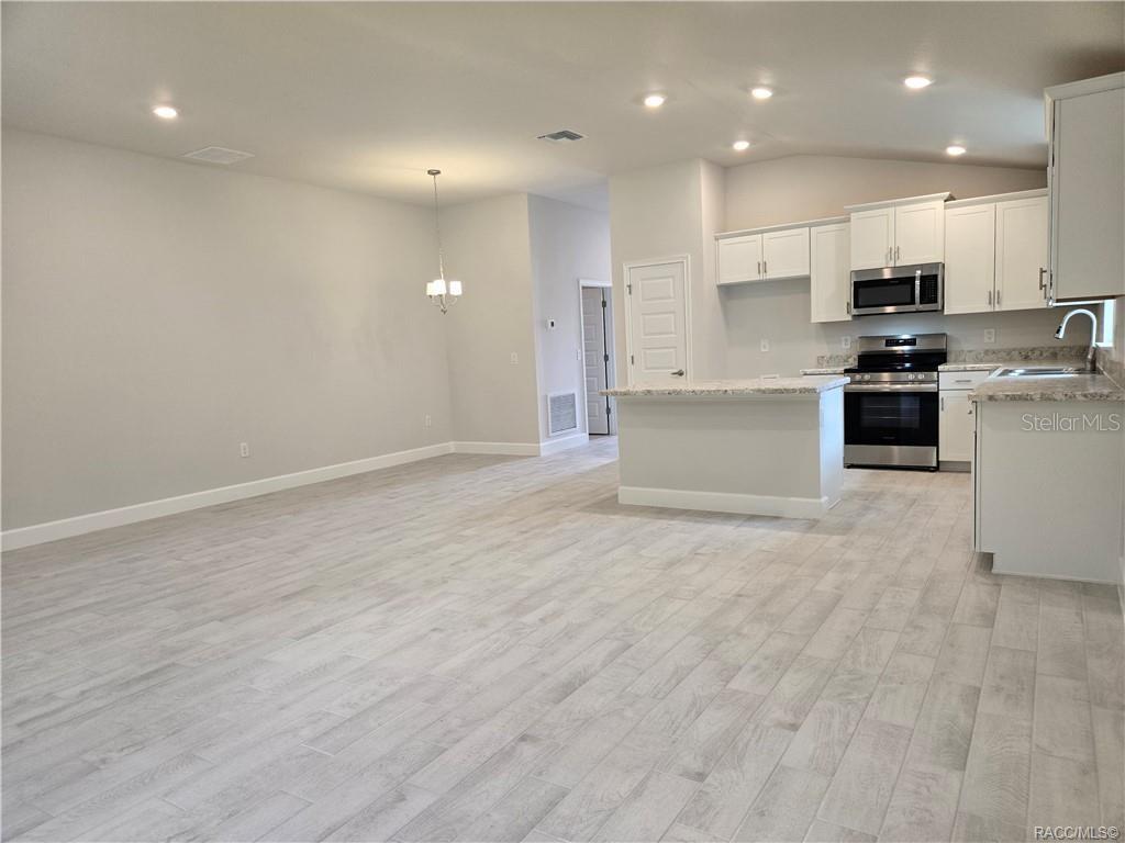 Image 7 of 26 For 956 Ibis Circle