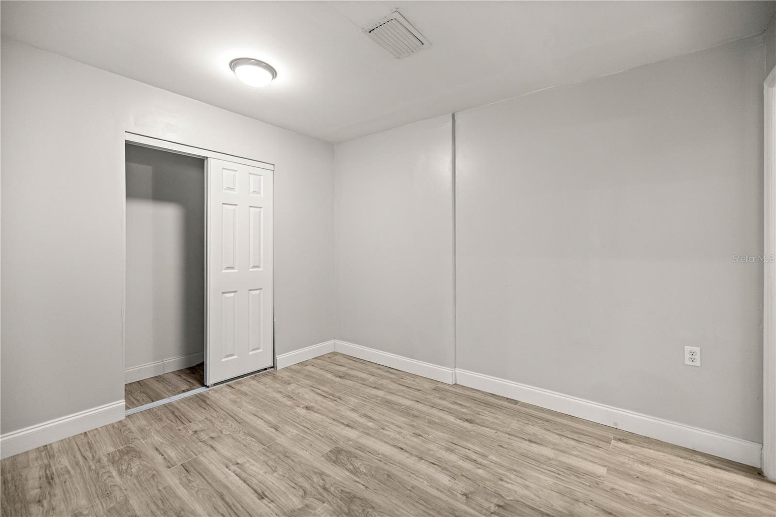 Image 11 of 30 For 466 Spring Drive