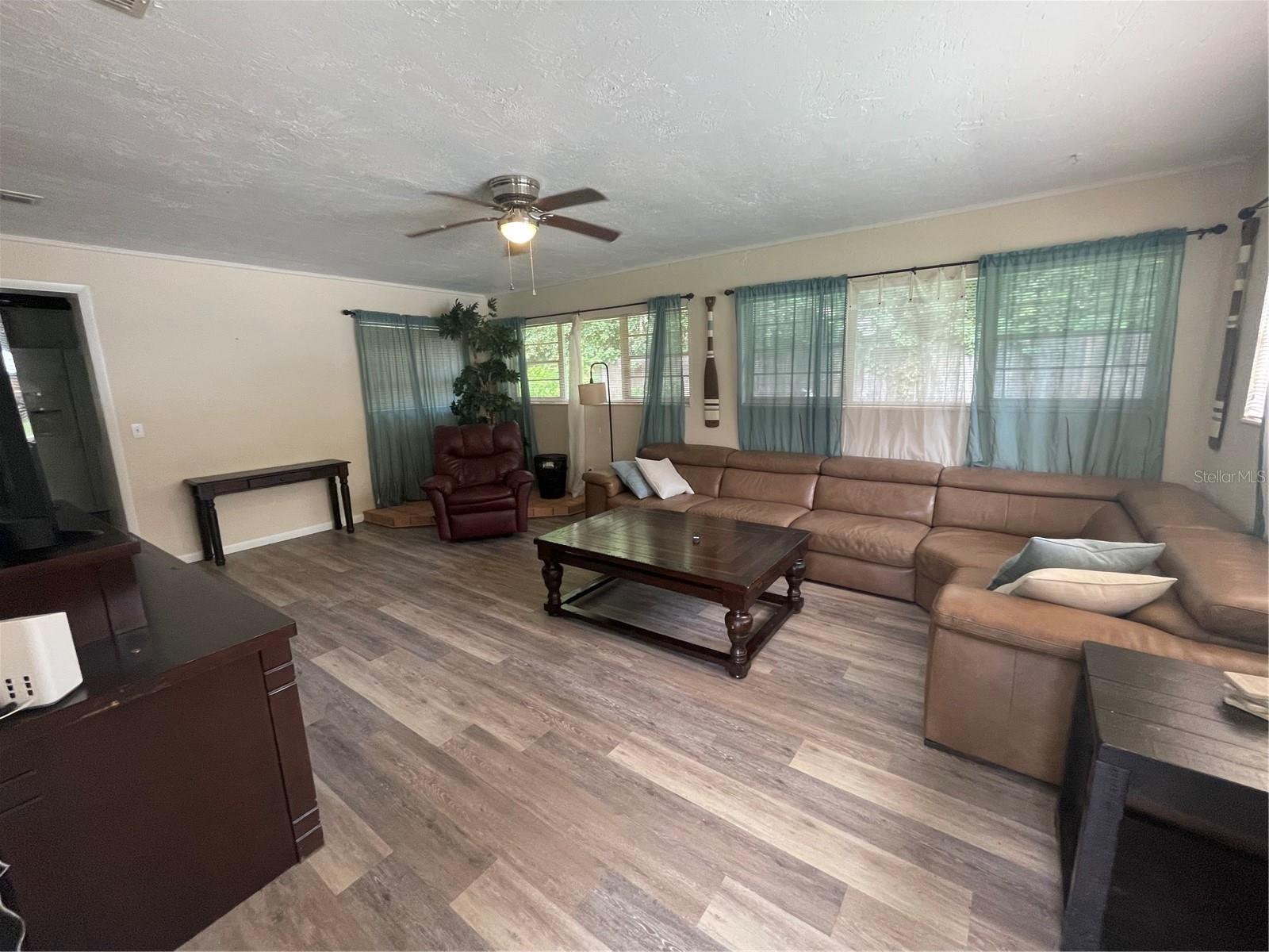 Image 3 of 34 For 11636 Osceola Road