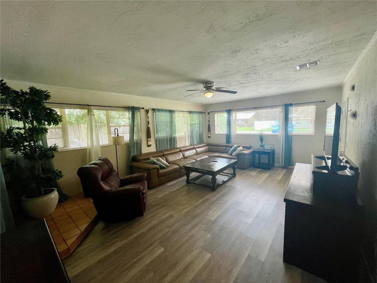 Image 4 of 34 For 11636 Osceola Road