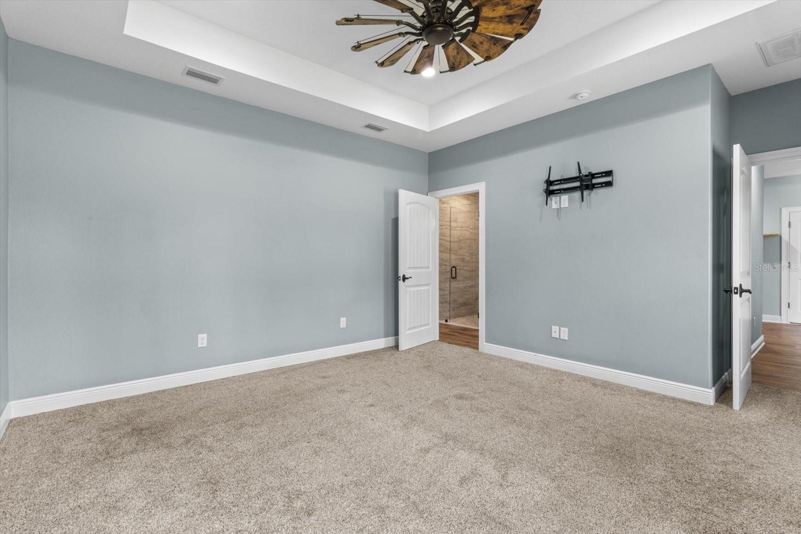 Image 13 of 36 For 8711 Emerald Oaks Drive
