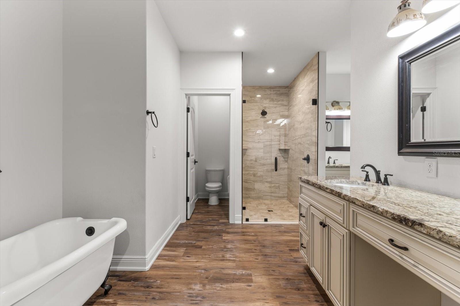 Image 15 of 36 For 8711 Emerald Oaks Drive