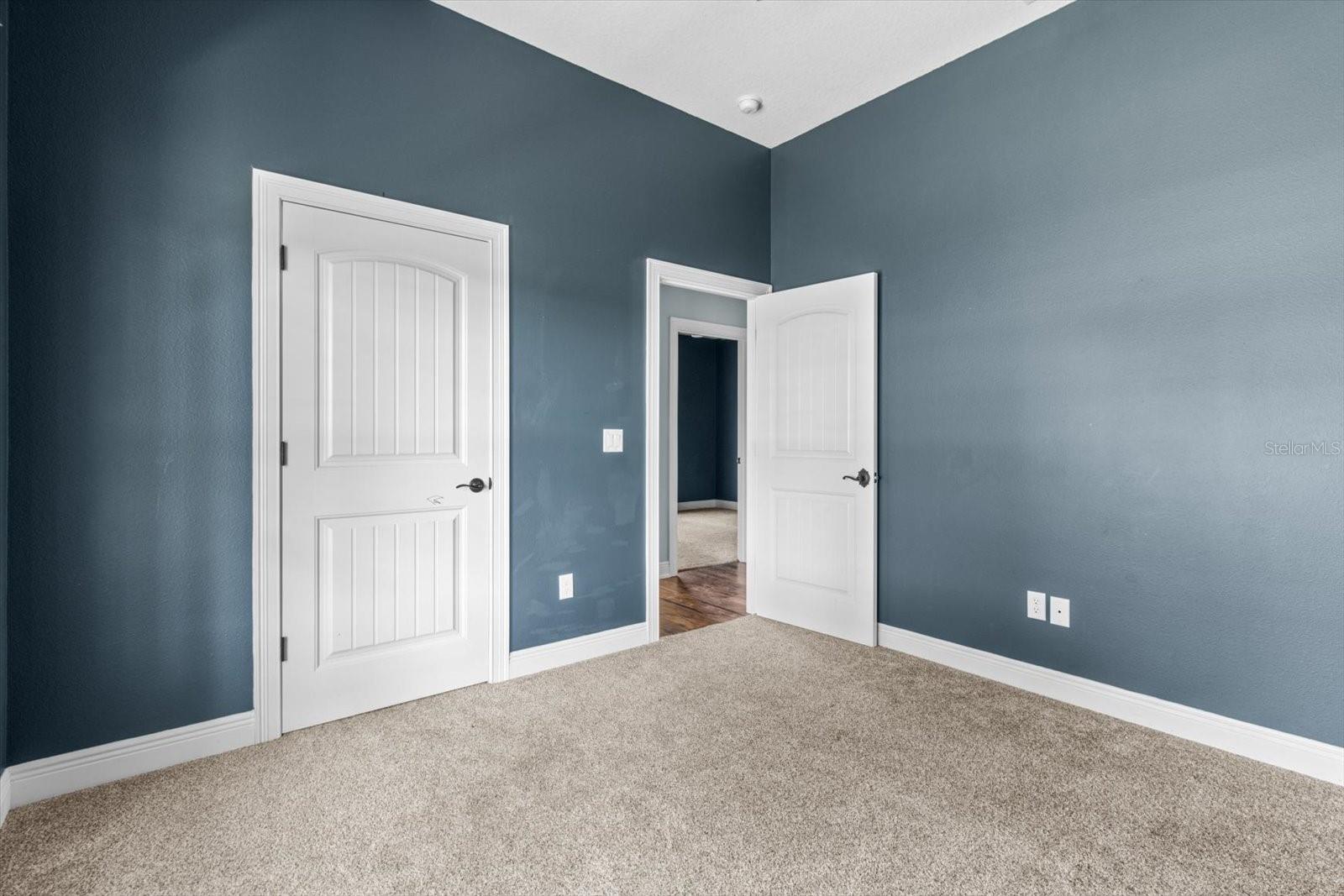 Image 21 of 36 For 8711 Emerald Oaks Drive