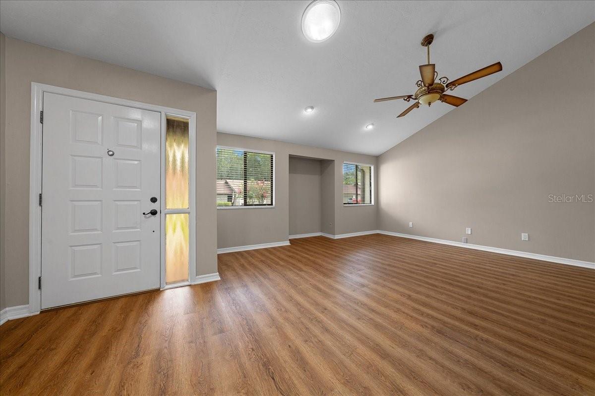 Image 11 of 49 For 3704 17th Street