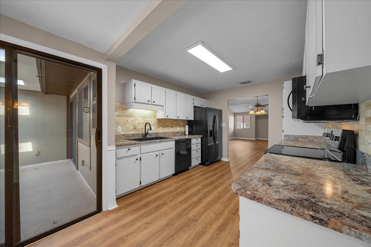 Image 16 of 49 For 3704 17th Street
