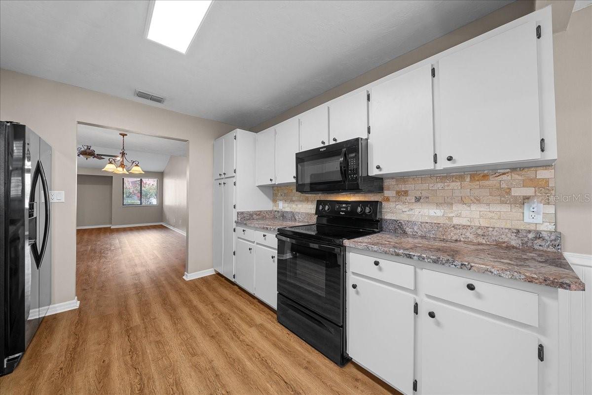 Image 18 of 49 For 3704 17th Street