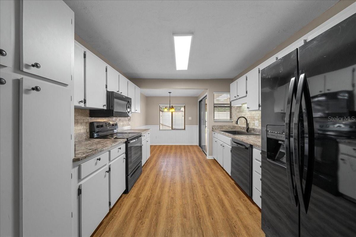 Image 21 of 49 For 3704 17th Street