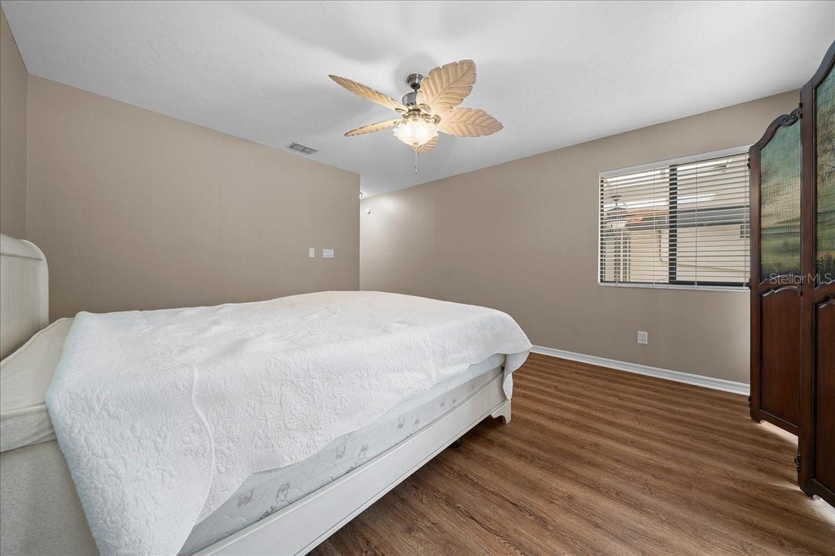 Image 23 of 49 For 3704 17th Street