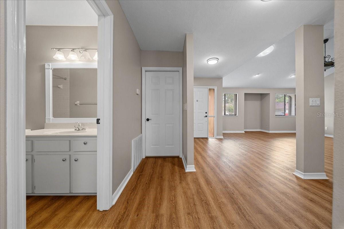 Image 37 of 49 For 3704 17th Street