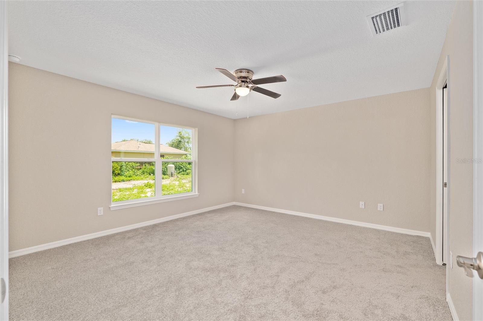 Listing photo id 8 for 7153 Everest Terrace