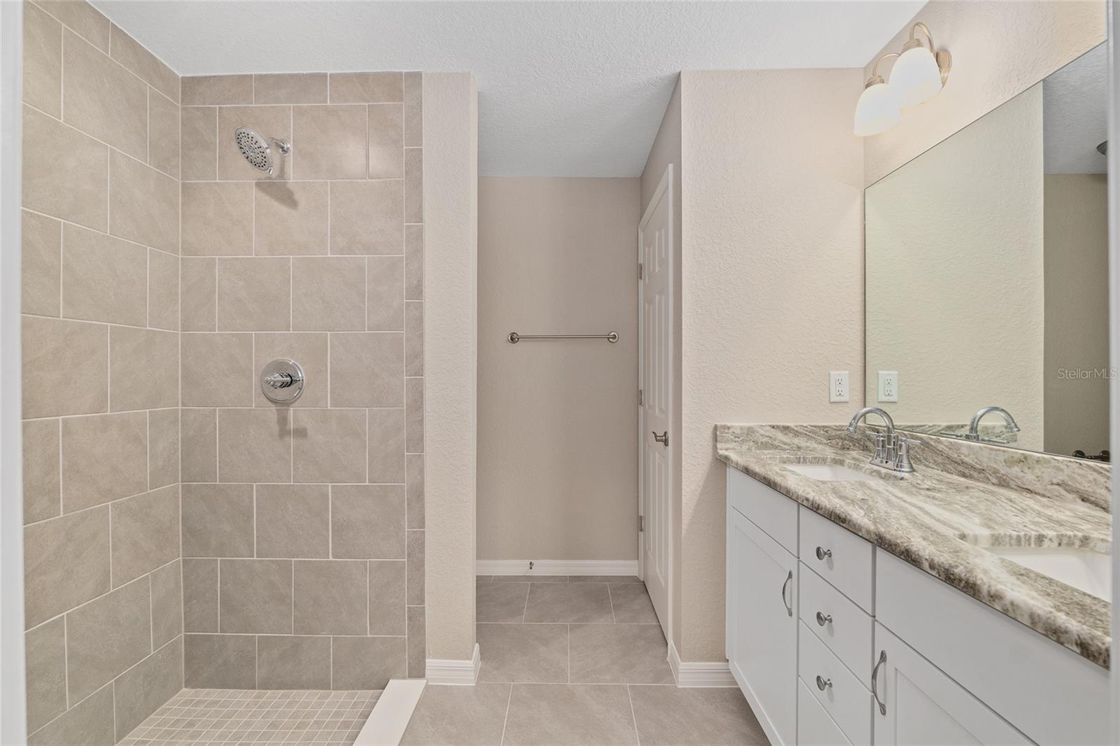 Listing photo id 10 for 7153 Everest Terrace
