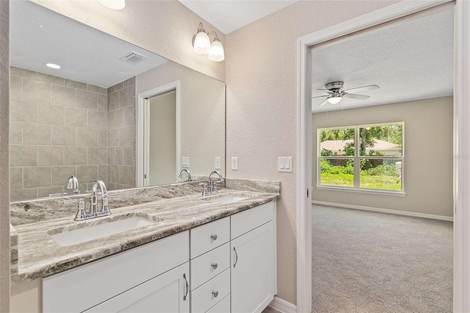 Listing photo id 11 for 7153 Everest Terrace