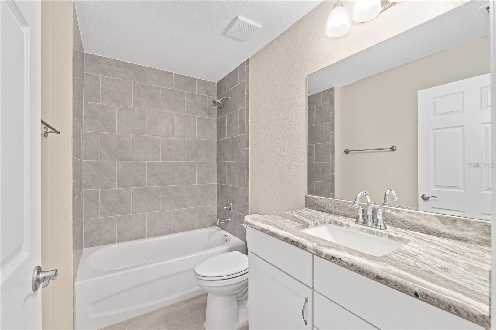 Listing photo id 15 for 7153 Everest Terrace