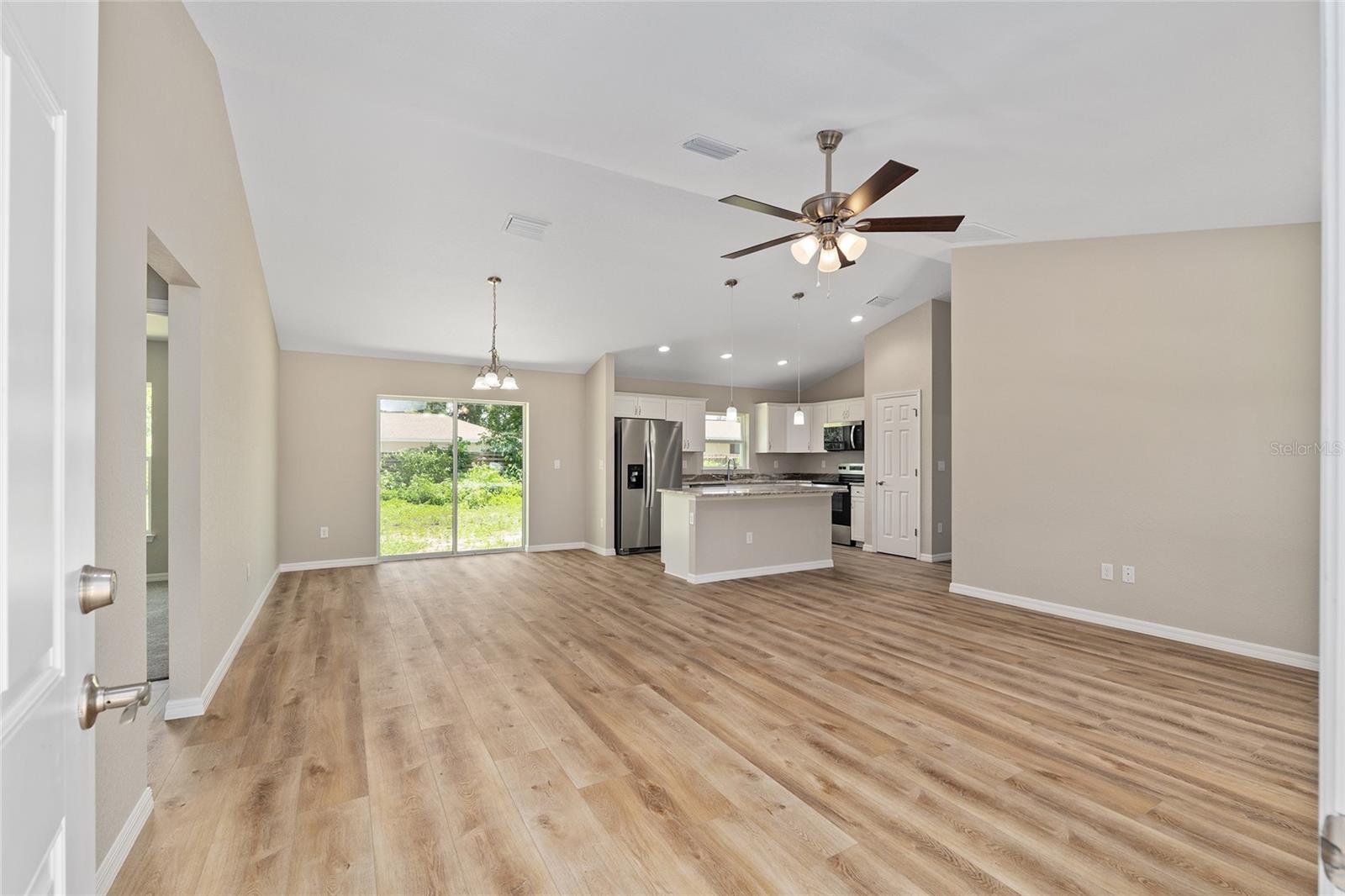 Listing photo id 2 for 7153 Everest Terrace